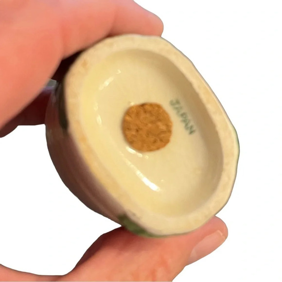 Vintage Beehive Salt Pepper Shakers Japan 1950s - Picture 6 of 11